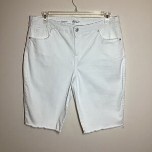 Macy’s Style & Co 16 Curvy Bermuda Shorts Raw Hem White Tummy Control Cotton